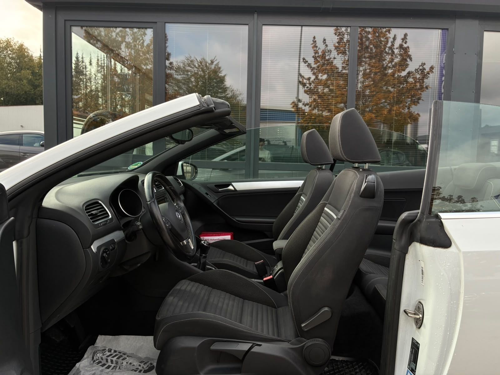 VW Golf Golf VI 1.6 TDI Cabrio Cup*Navi*Tempomat*PDC*, Ansicht 21
