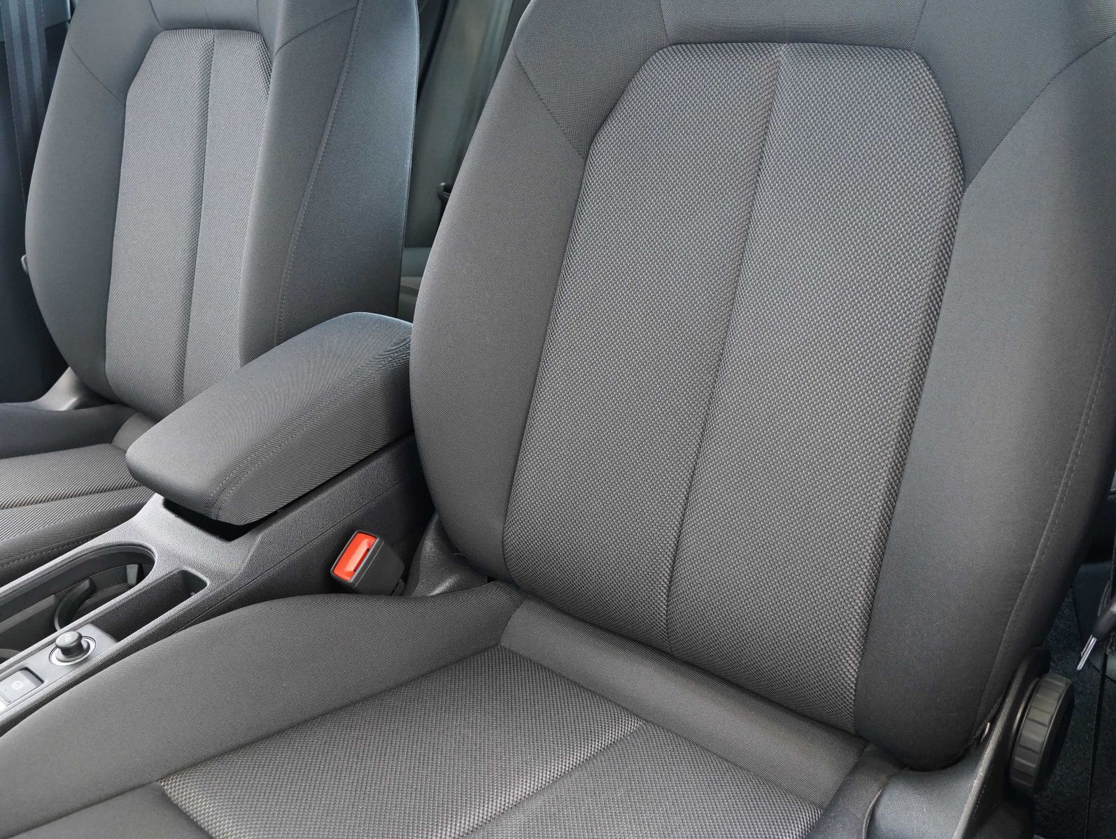 Fahrzeugabbildung Audi A3 Sportback 30 TDI S line LED/MMI/VIRTUAL/CAM