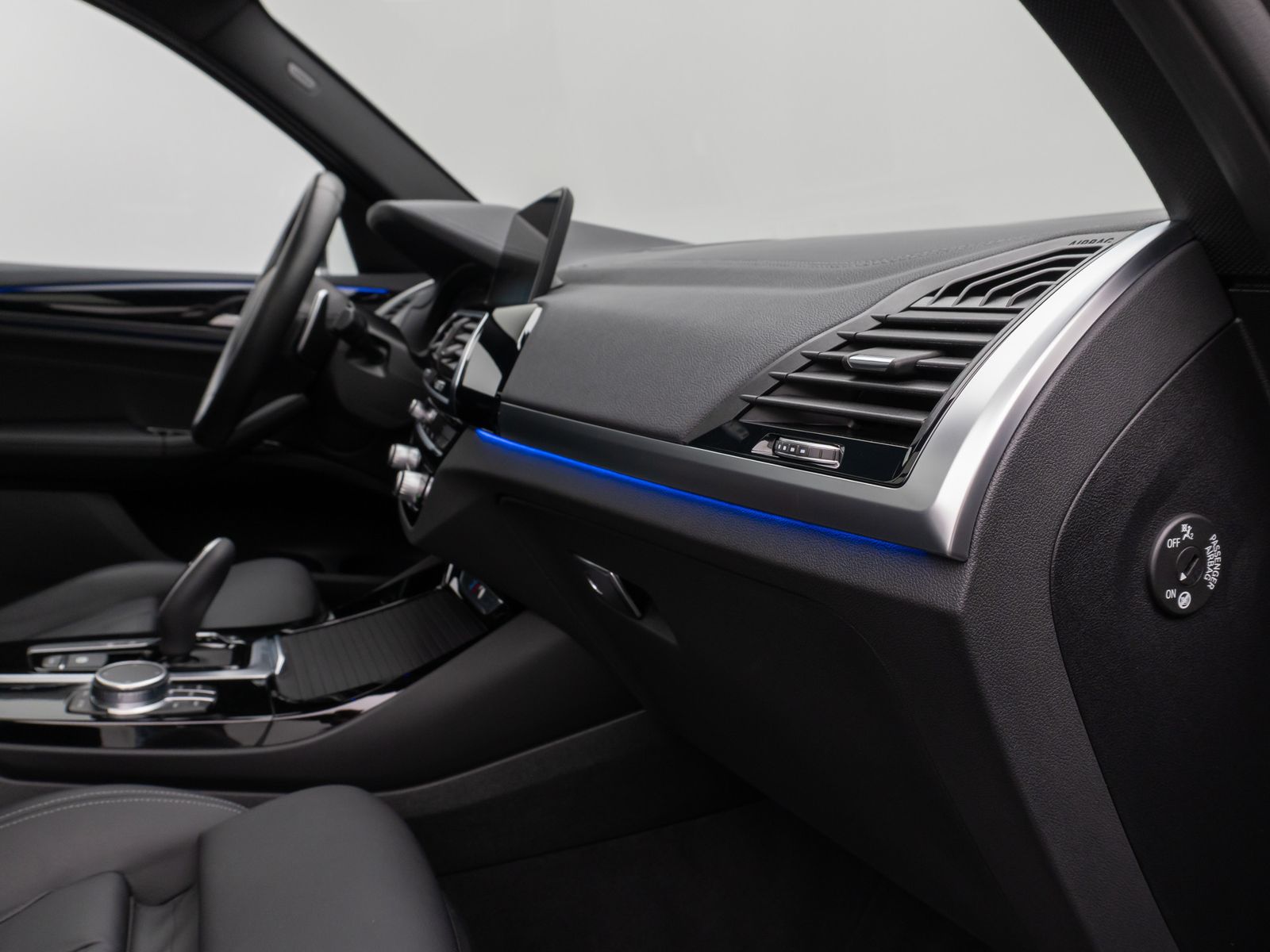 Fahrzeugabbildung BMW X3 M40i Panorama HUD DAB HiFi Komfort Alarm 20"