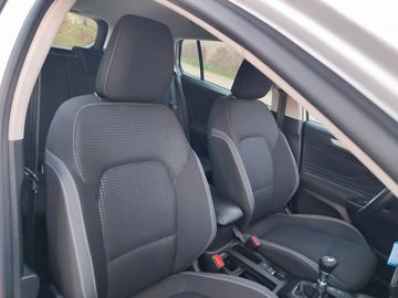 Ford Focus - 8
