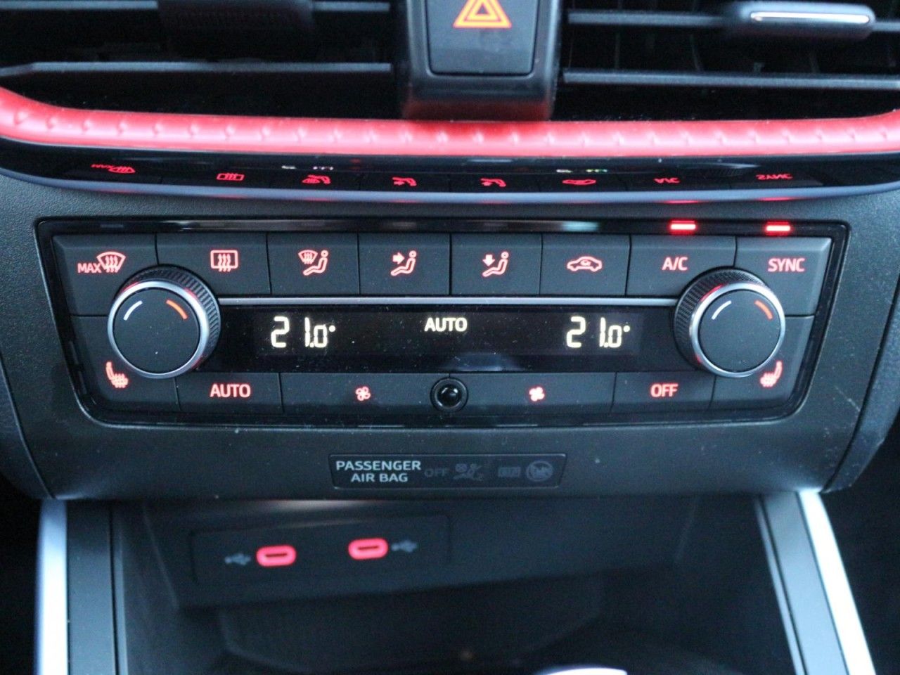 Fahrzeugabbildung SEAT Arona FR 1.0 TSI 115 PS 7-Gang-DSG VFW