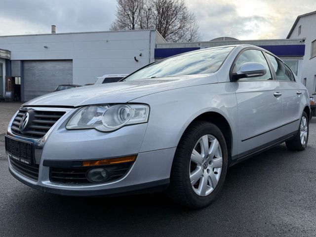 Volkswagen Passat Lim. Trendline*Xenon*SHZ*HU/AU Neu*