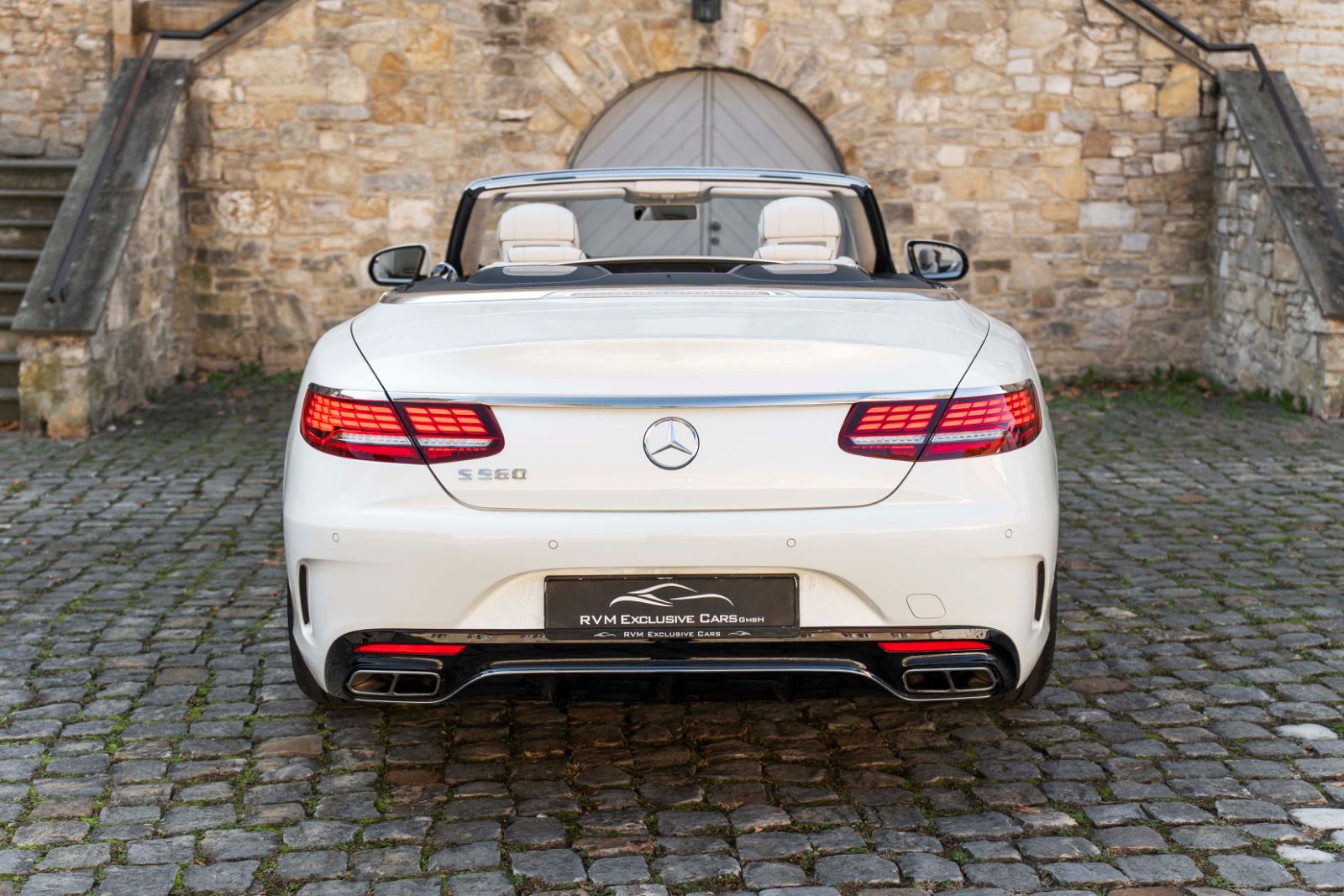 Fahrzeugabbildung Mercedes-Benz S 560 Cabriolet BURMESTER HUD 360° ACC LUFT TOTW
