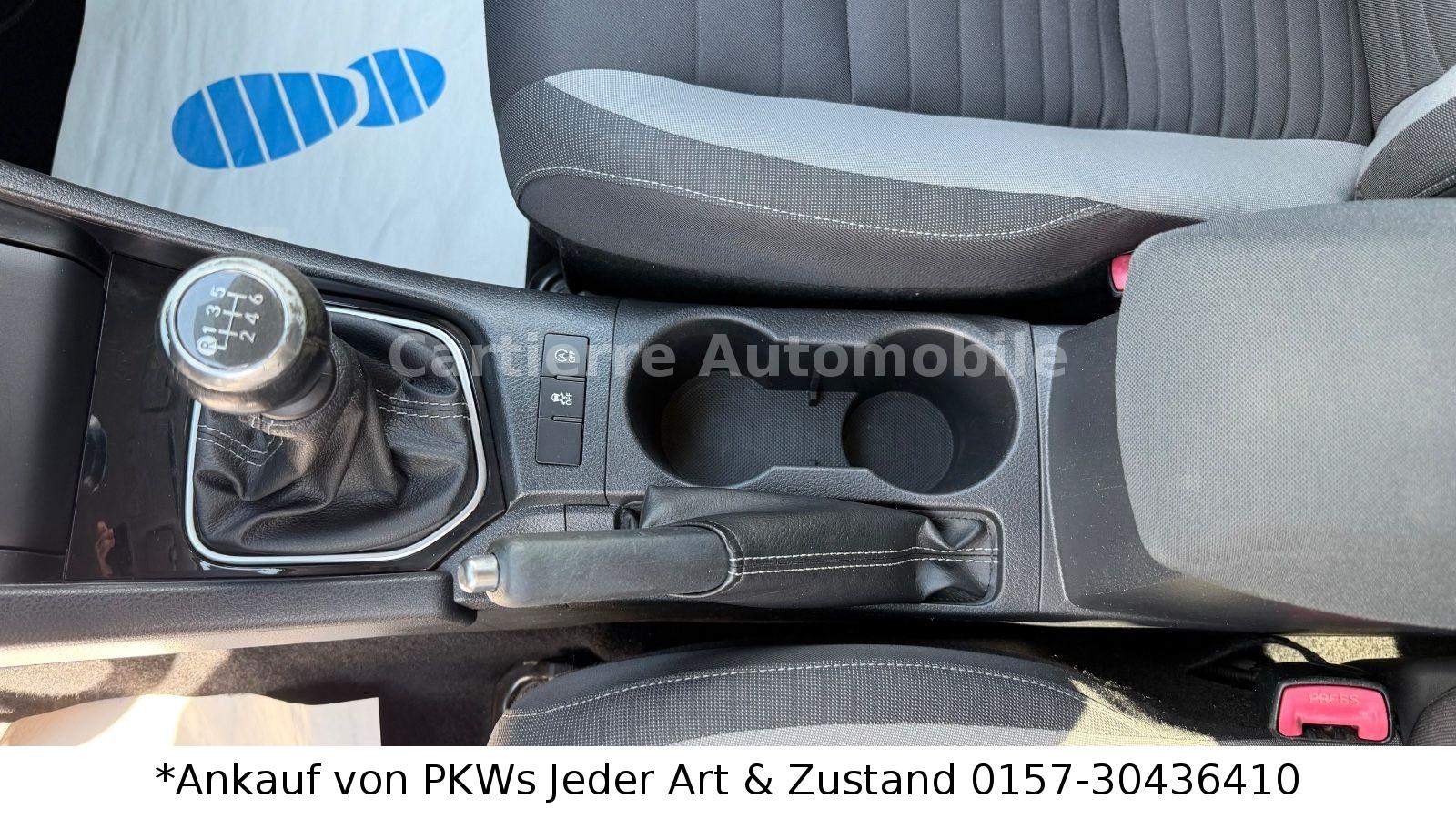 Toyota Auris 2015 — photo 22