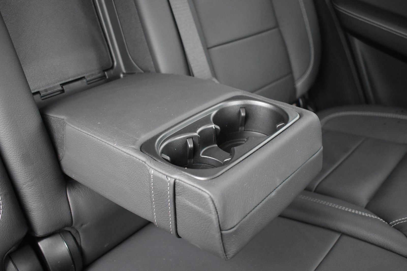 Fahrzeugabbildung Mercedes-Benz ML 350 CDI BlueTec 4Matic AHK/PANO/DISTRONIC
