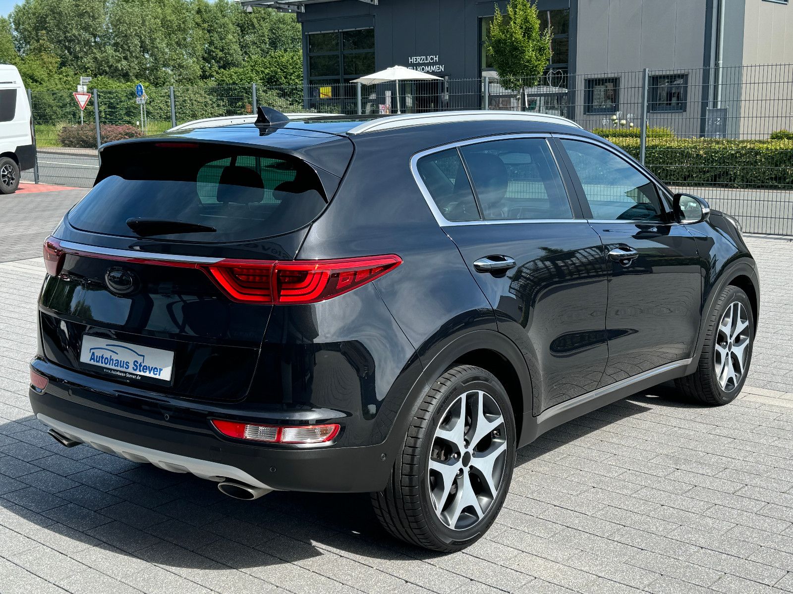 Fahrzeugabbildung Kia Sportage GT-Line 4WD,Navi,Leder,Sitzh,Kamera v+h