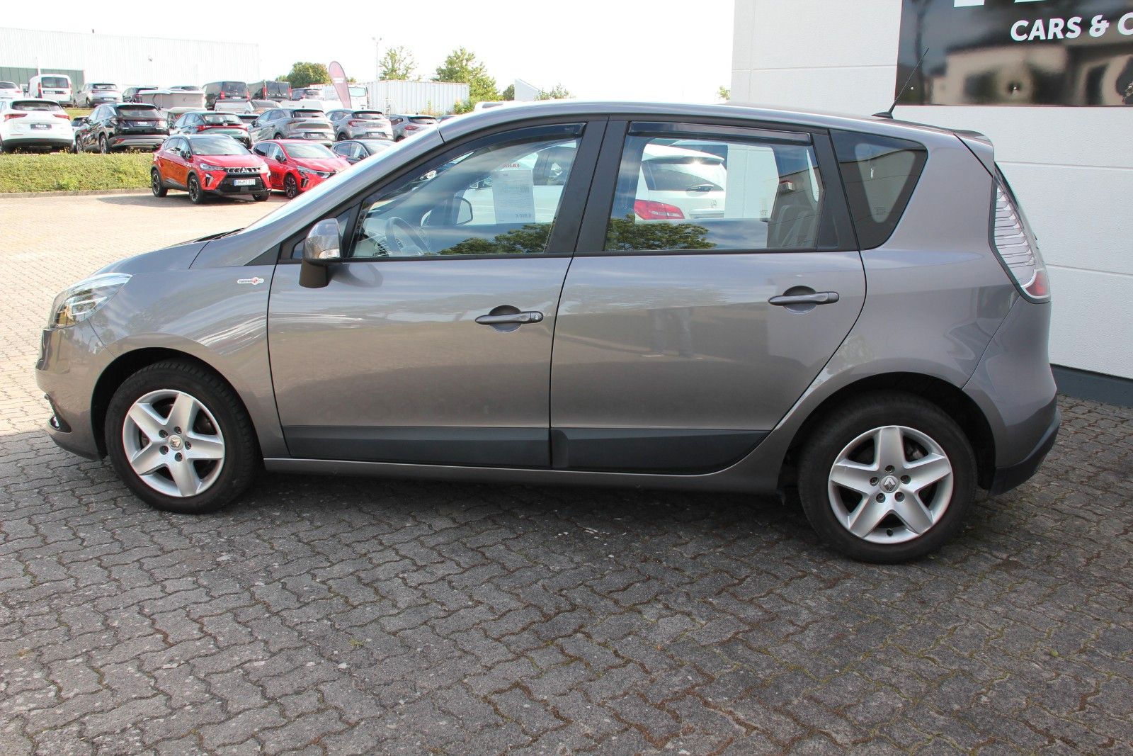 Fahrzeugabbildung Renault Scenic III TomTom Edition