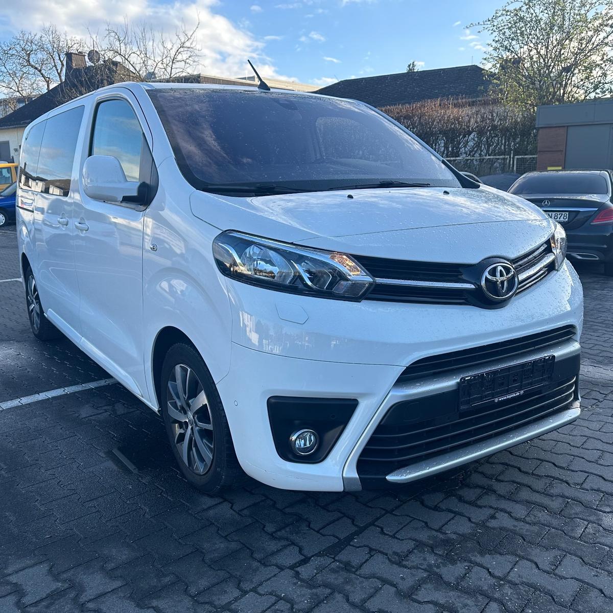 Toyota Proace Verso L1 Shuttle