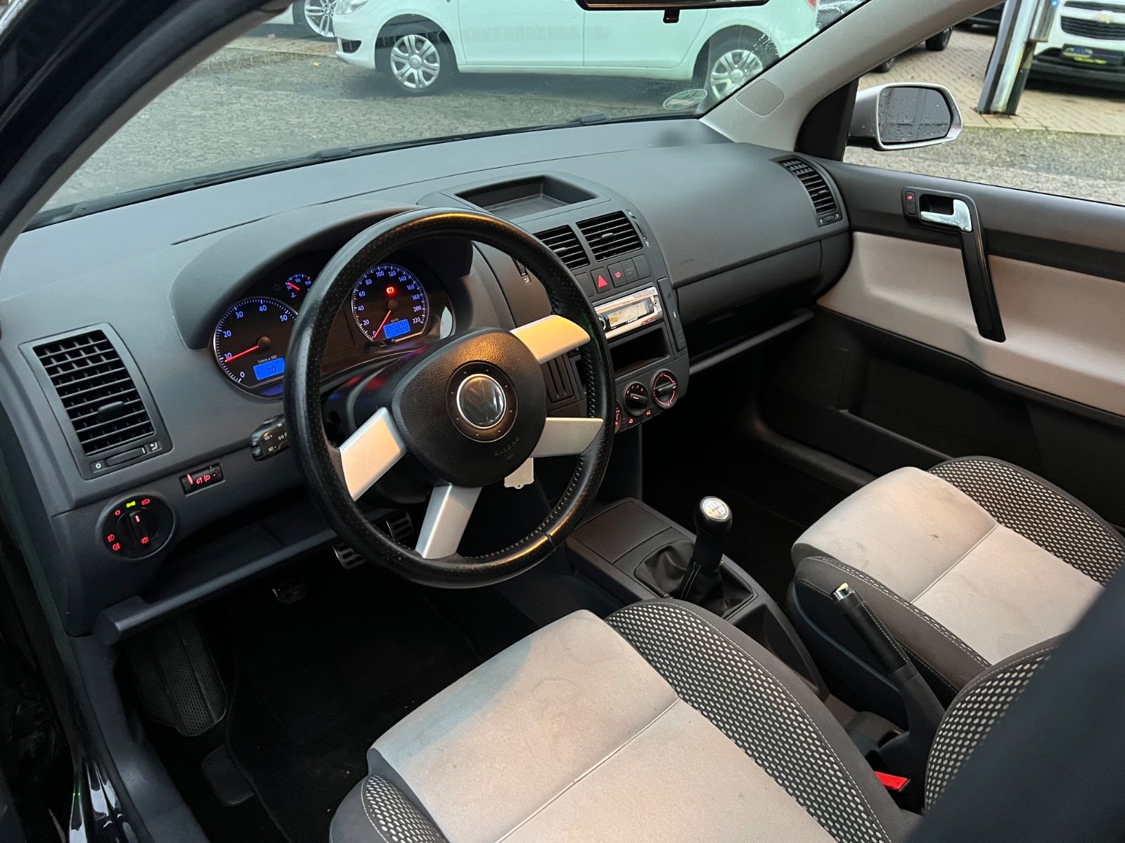 Fahrzeugabbildung Volkswagen Polo IV 1.4 Cross Polo * 1.HAND *