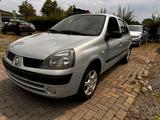 Renault Clio Authentique 1.2 - Renault Clio aus 2004: 1.2