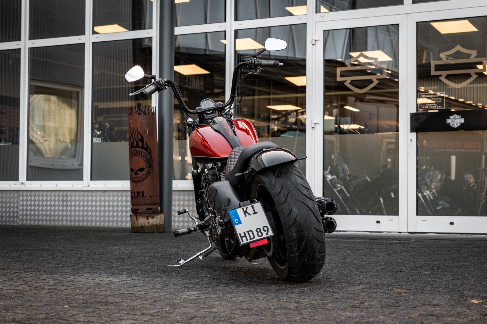 Fahrzeugabbildung Harley-Davidson FXS Softail Blackline - Jekill&Hyde-Custom Umbau