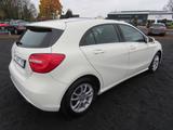 Mercedes-Benz A 180 BlueEfficiency 7G-DCT - Autom. Navi Klima - mit Benzin-Antrieb: mit Navigationssystem, Limousine