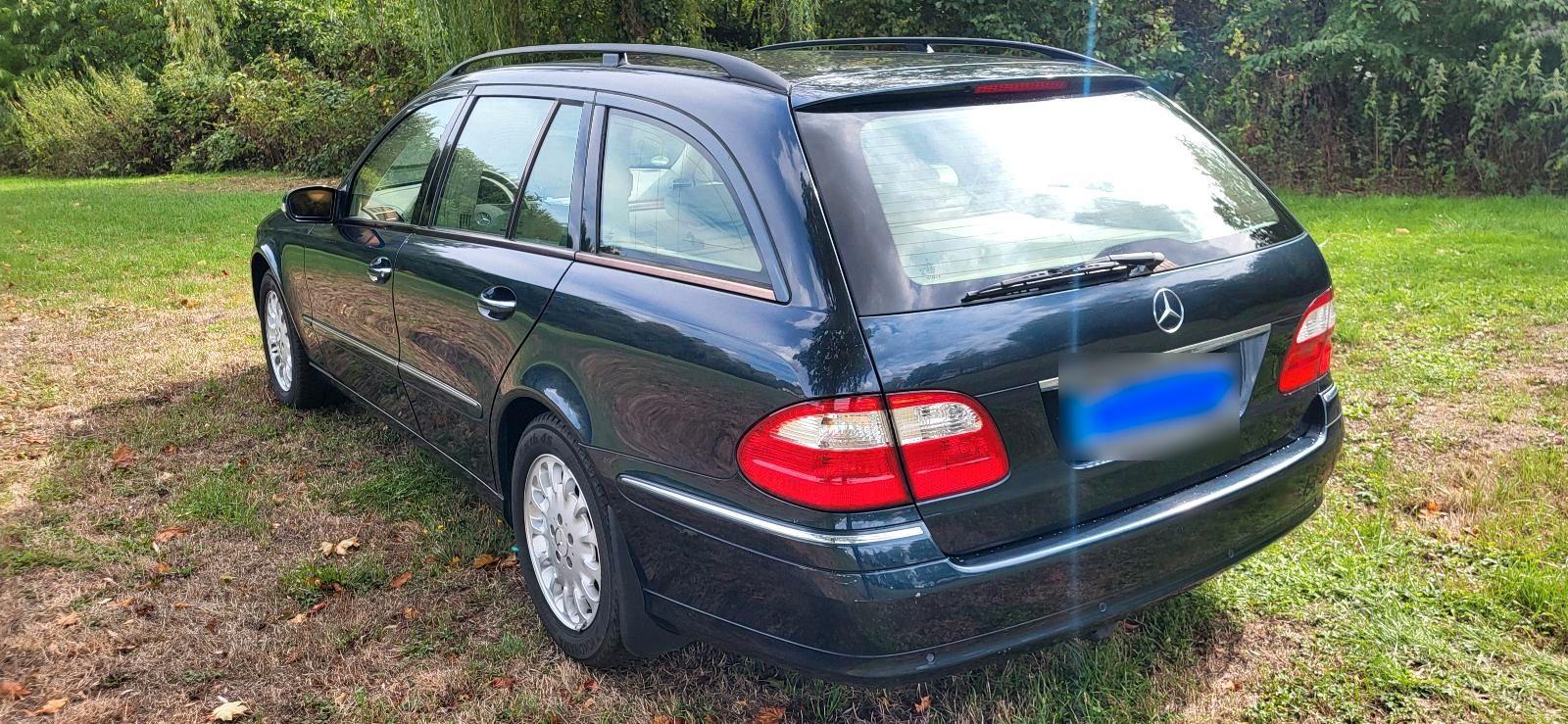 Mercedes-Benz E240 2004 — photo 7