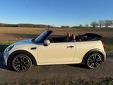 MINI Cooper S Cabrio - weiße MINI Cooper S Cabrio