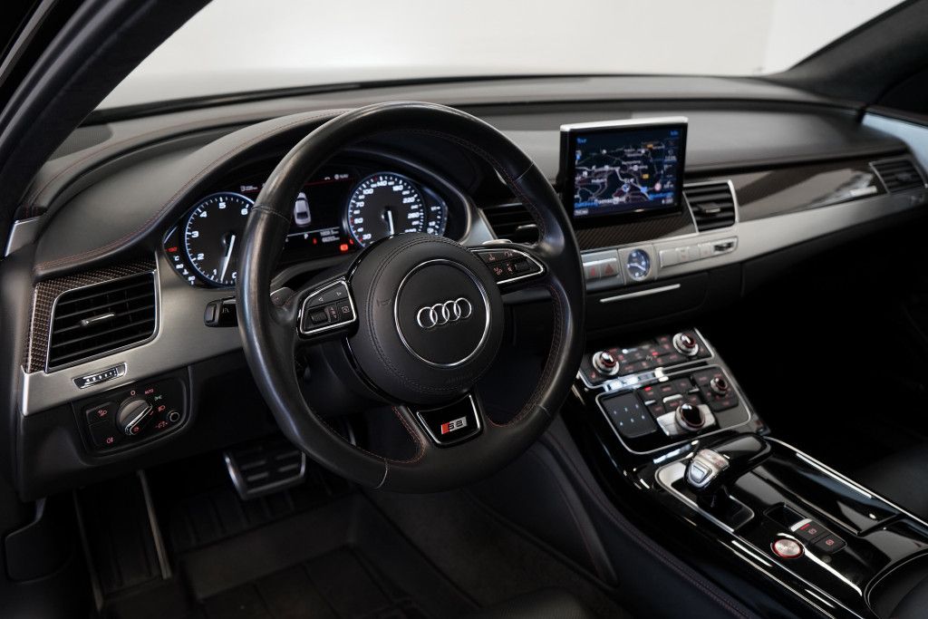 Audi S8