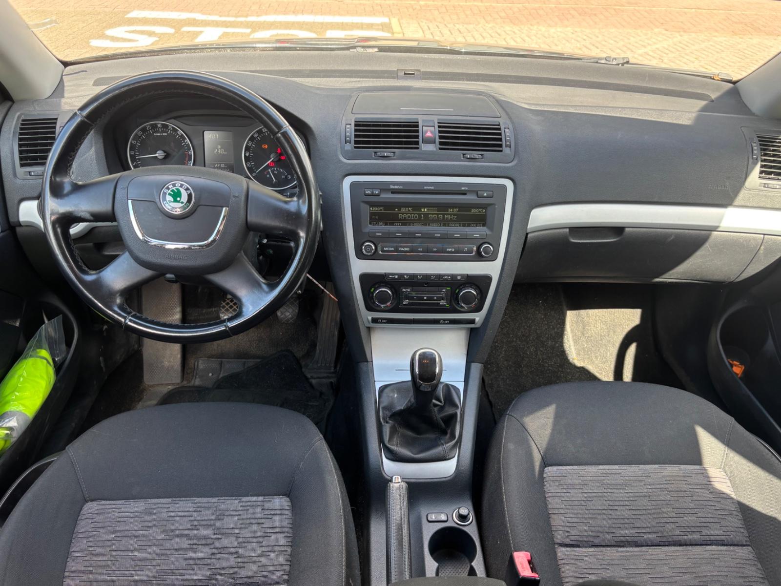 Skoda Octavia 2011 — photo 18
