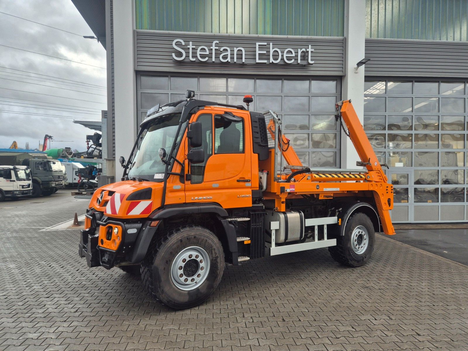Fahrzeugabbildung Unimog MB U530 4x4 Jotha VarioPilot Zapfwelle Hydro