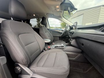 Ford Kuga - 12