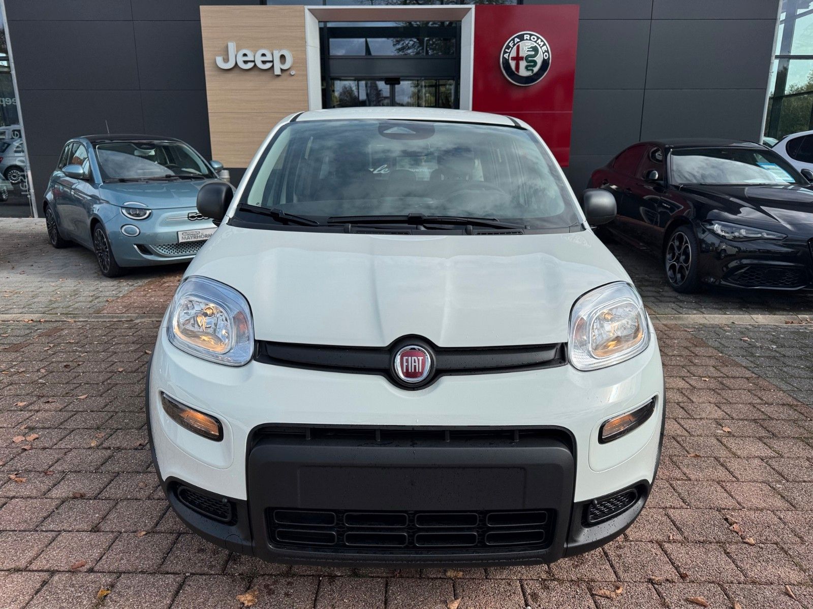 Fahrzeugabbildung Fiat Panda Pandina Hybrid 1.0 GSE 51kw (70PS) Weiß