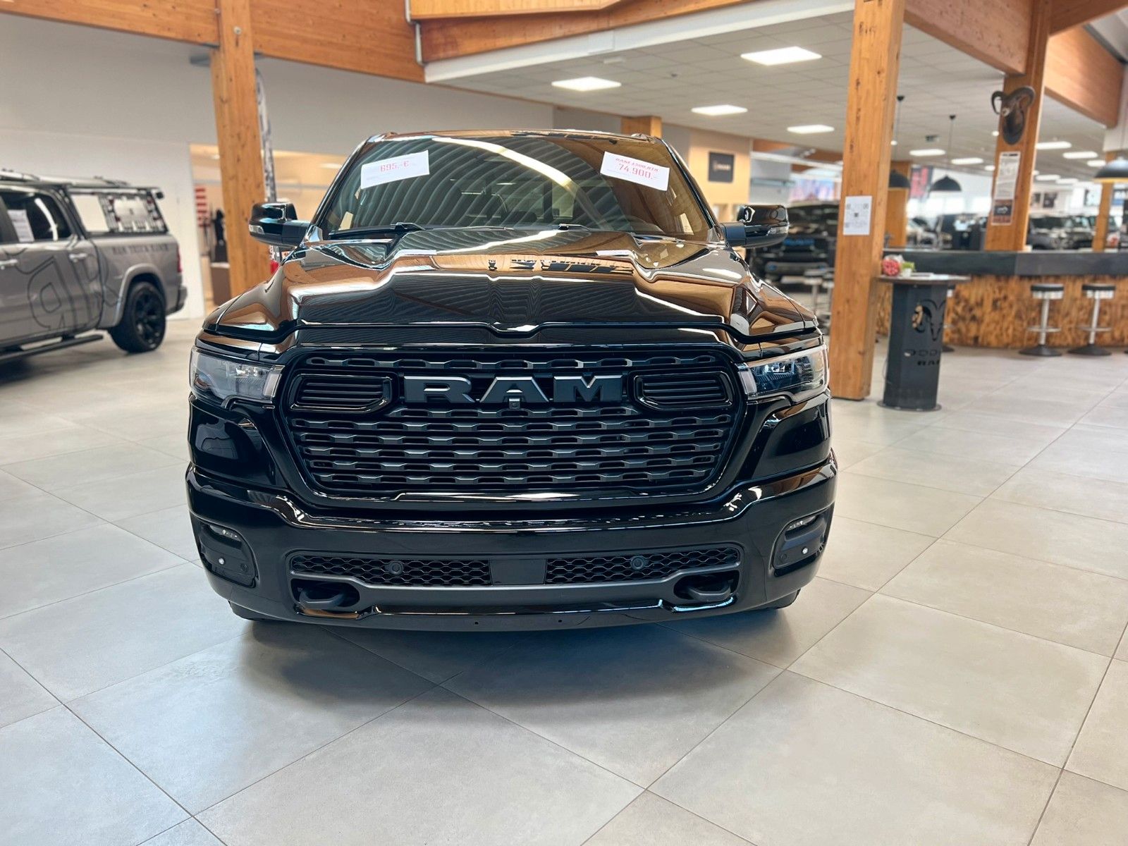 Fahrzeugabbildung Dodge RAM 1500 RTRNight  *LPG-Abdeckung-Allwetter*