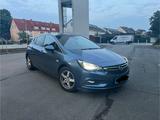 Opel Auto Opel Astra - Opel Astra mit Diesel-Antrieb: Kleinwagen