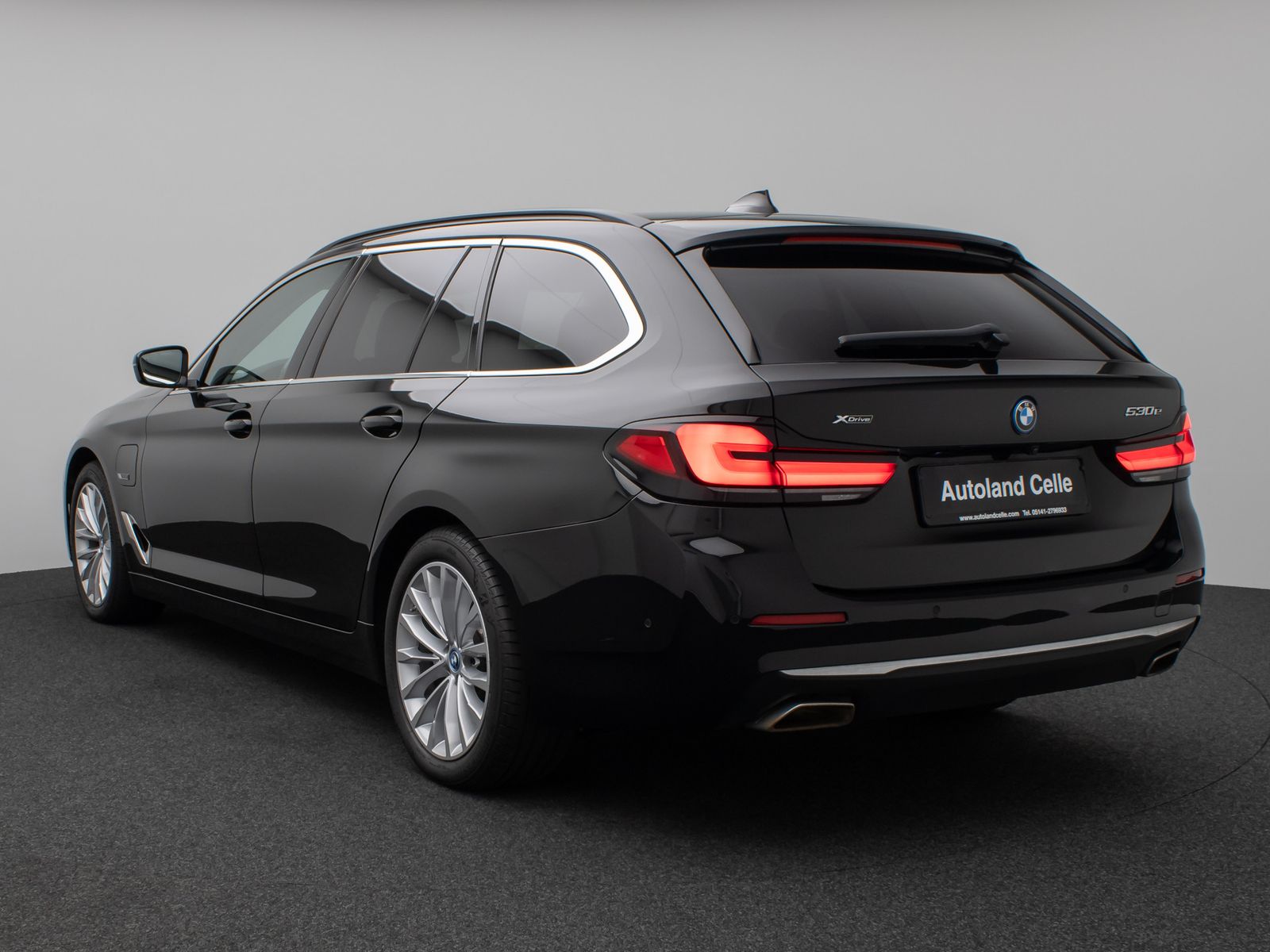 Fahrzeugabbildung BMW 530e xD Luxury Line DAB Komfort HUD Laser HiFi