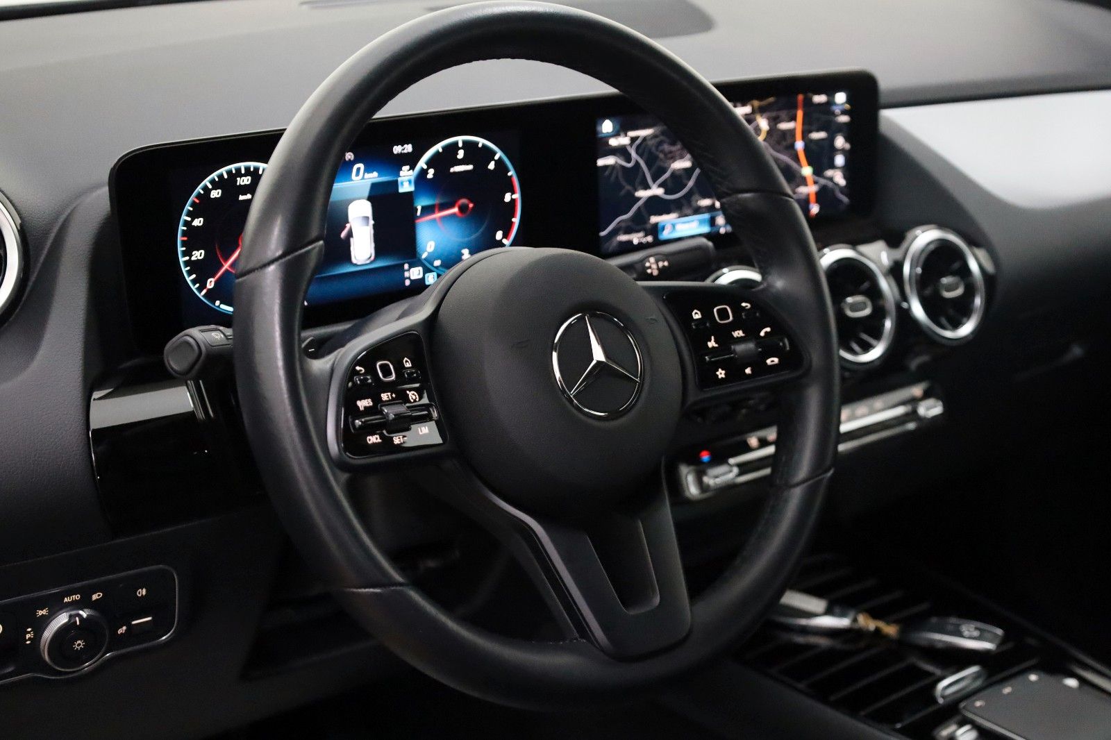 Fahrzeugabbildung Mercedes-Benz GLA 200 d, Style T.Leder,Navi,LED,SH,Kamera,DAB