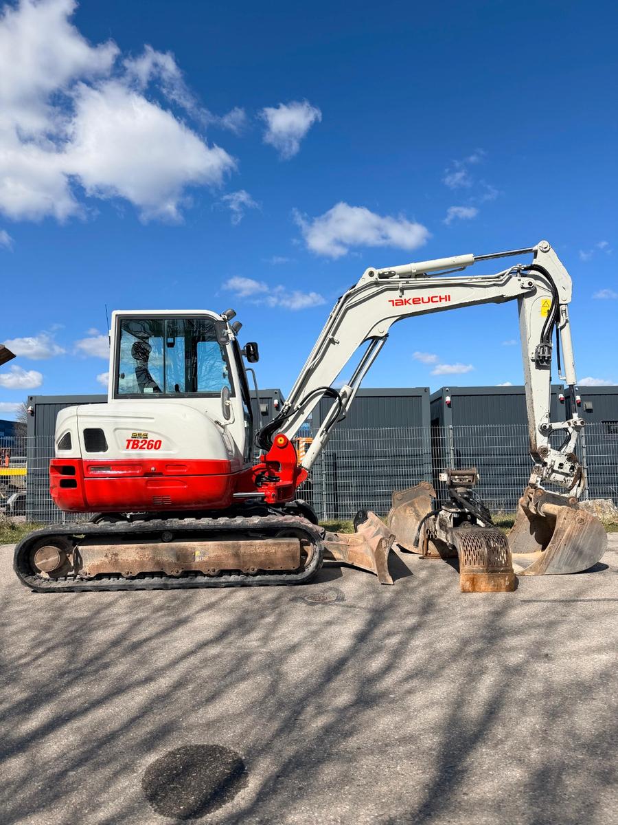 Takeuchi TB260**Powertilt Taklock**Sortiergreifer**2x TL