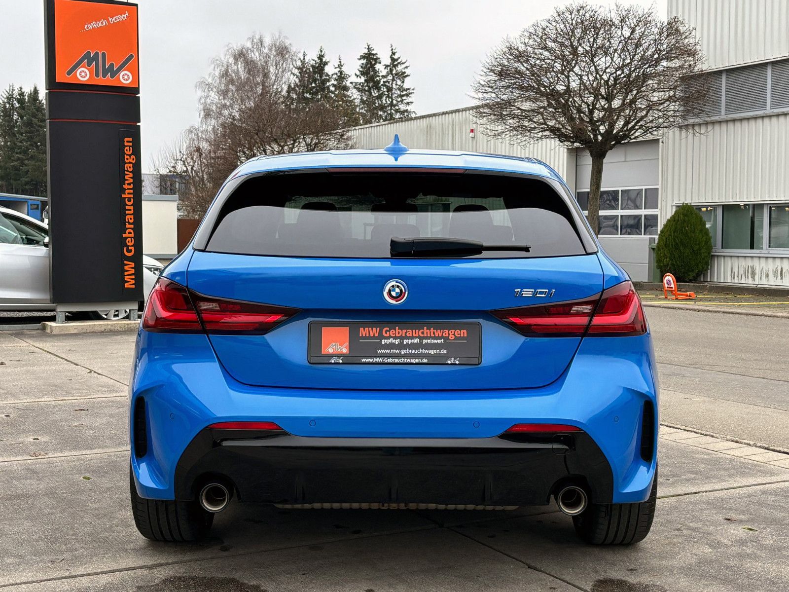 Fahrzeugabbildung BMW 120i Steptr. M-Sport Temp. NAV PDC LED AHK SHZ