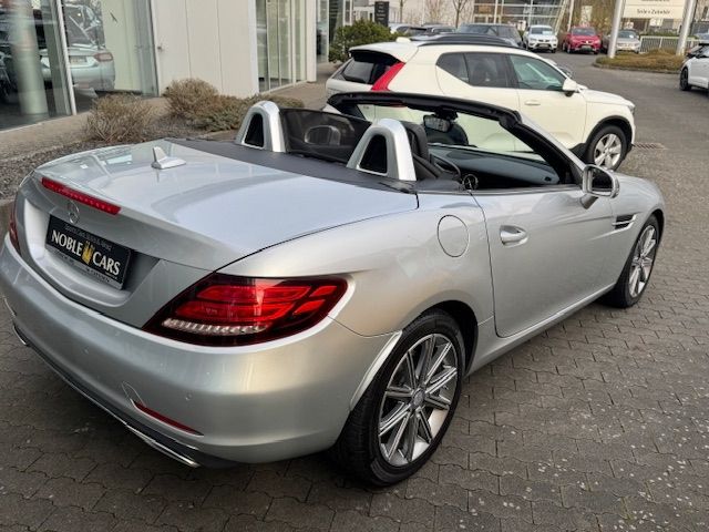 Fahrzeugabbildung Mercedes-Benz SLC 300 Roadster PANO NAVI ALU