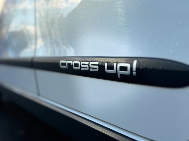 Volkswagen Up! cross*