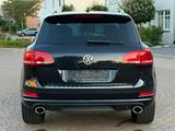 Volkswagen Touareg V8 4.2 TDI R-LINE*VOLL*2.HAND*S-HEFT*TOP - Volkswagen Touareg mit Diesel-Antrieb: V8tdi