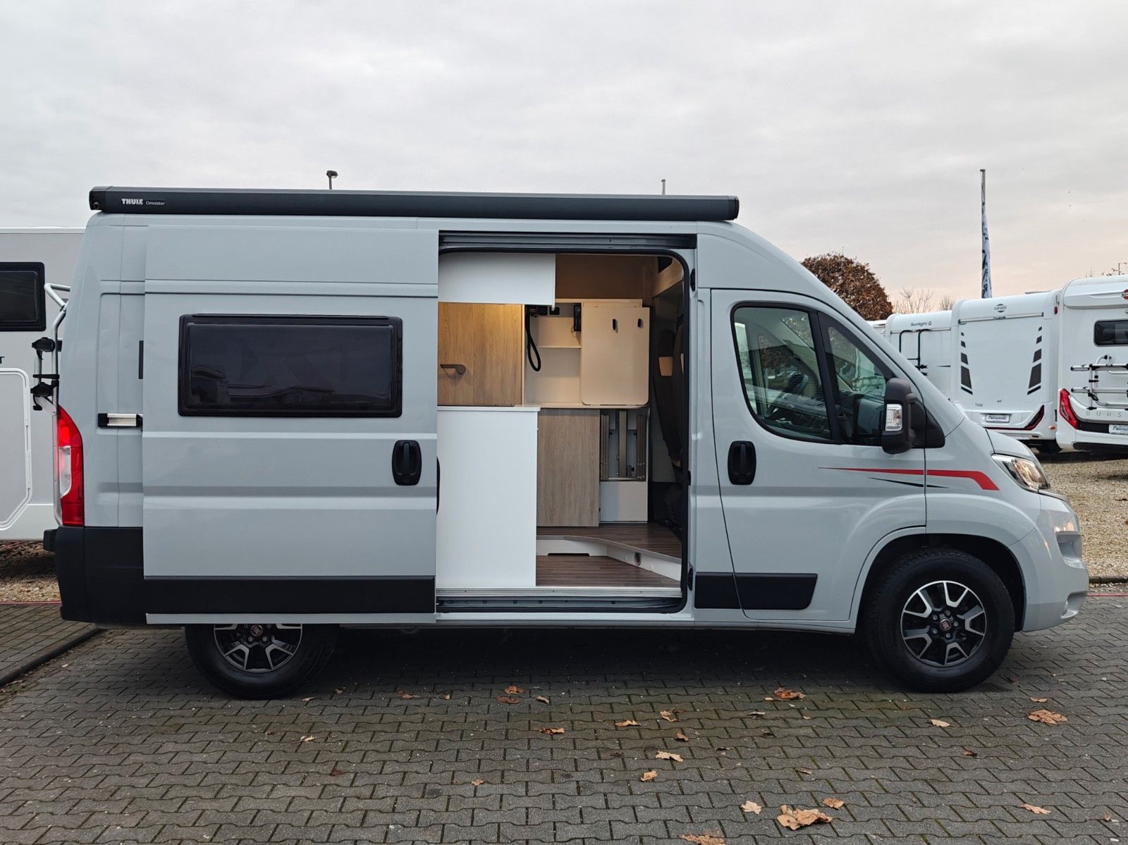 Fahrzeugabbildung Roller Team Livingstone Next 540 - SAT, TV, Solar, Kamera -