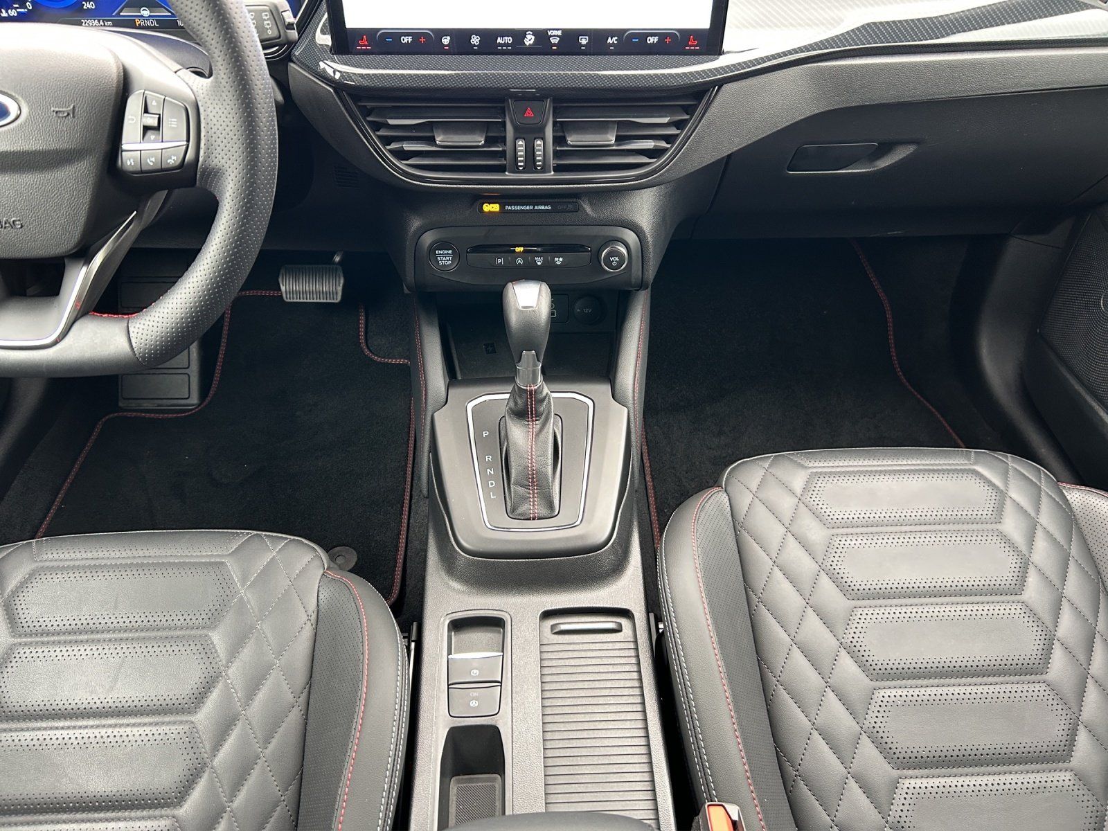 Fahrzeugabbildung Ford Focus 1.0 ST-Line X Aut./LED/ACC/KAMERA/NAVI/AHK