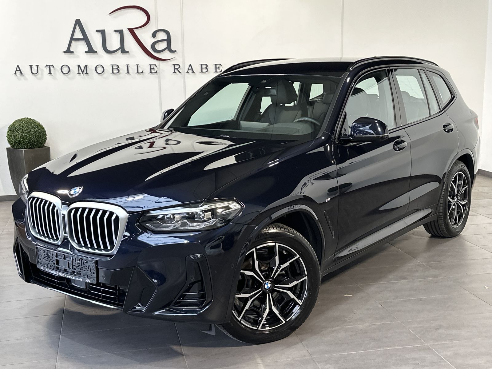 Fahrzeugabbildung BMW X3 xDrive20d M-Sport NAV+LED+HEAD-UP+ACC+19ZOLL