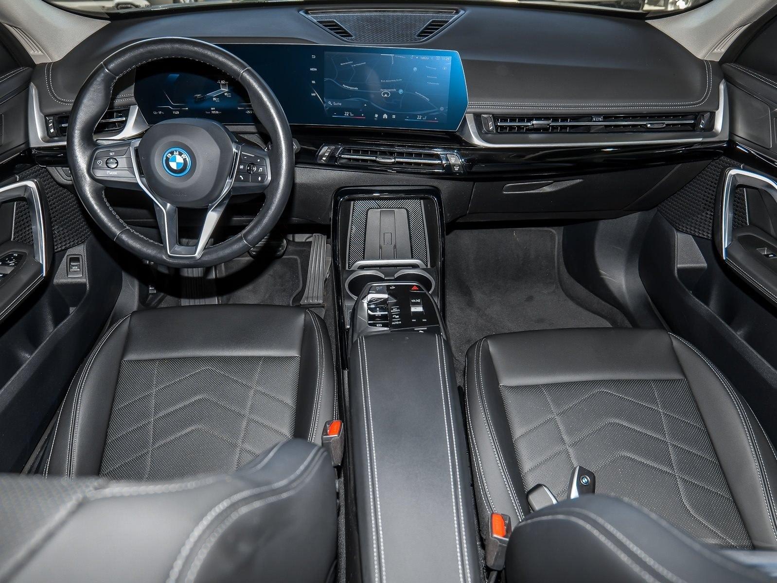 BMW iX1 eDrive20 xLine+LC Plus+AHK+Kamera+Standh.+Hi