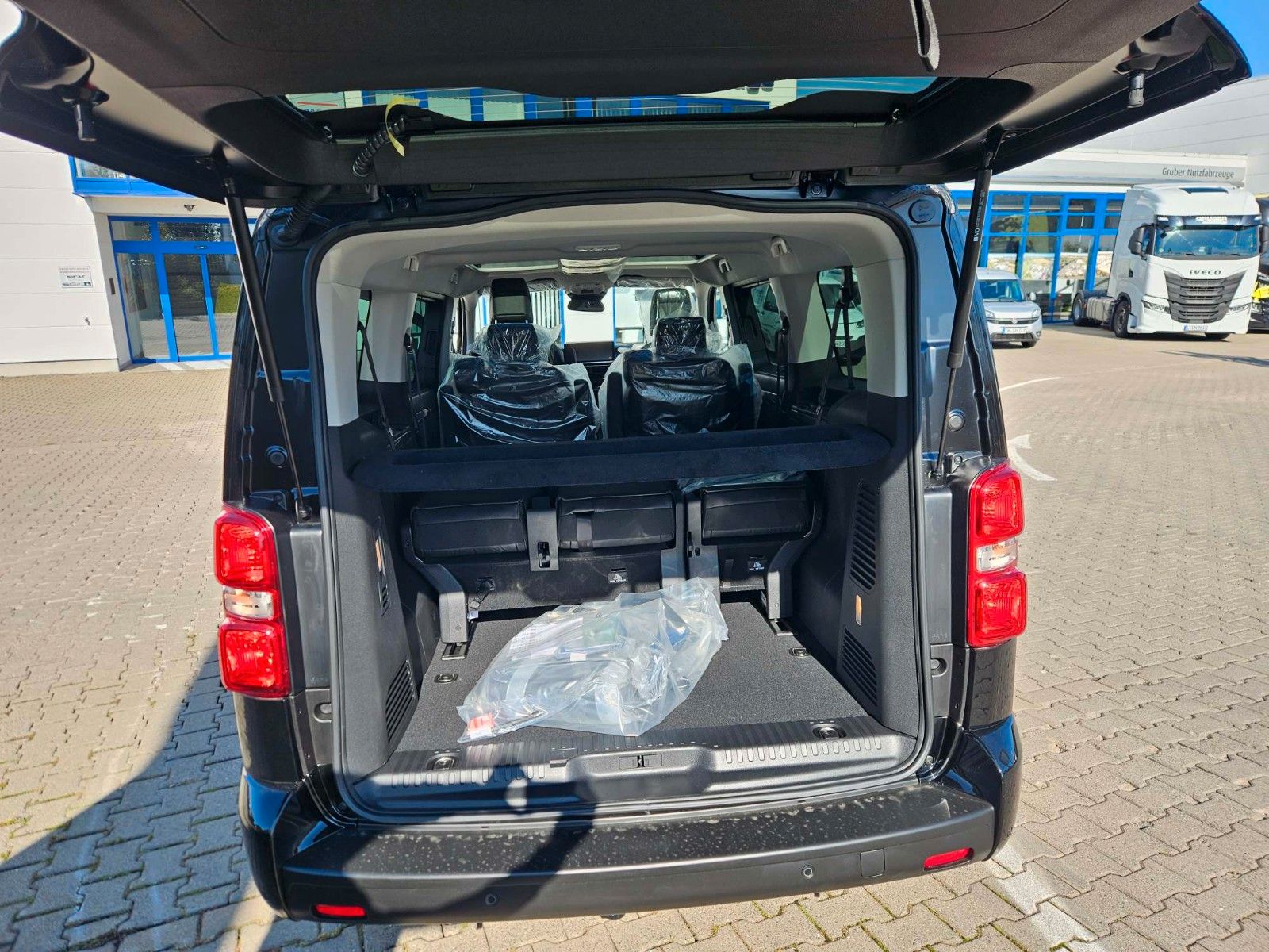 Fahrzeugabbildung Fiat Ulysse 180 BlueHDi L3 Top