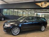 Volvo V50 Kombi D5 AUTOMATIK Summum LEDER/PDC/NAVI/AHK - gebrauchte Volvo V50 aus dem Jahr 2008