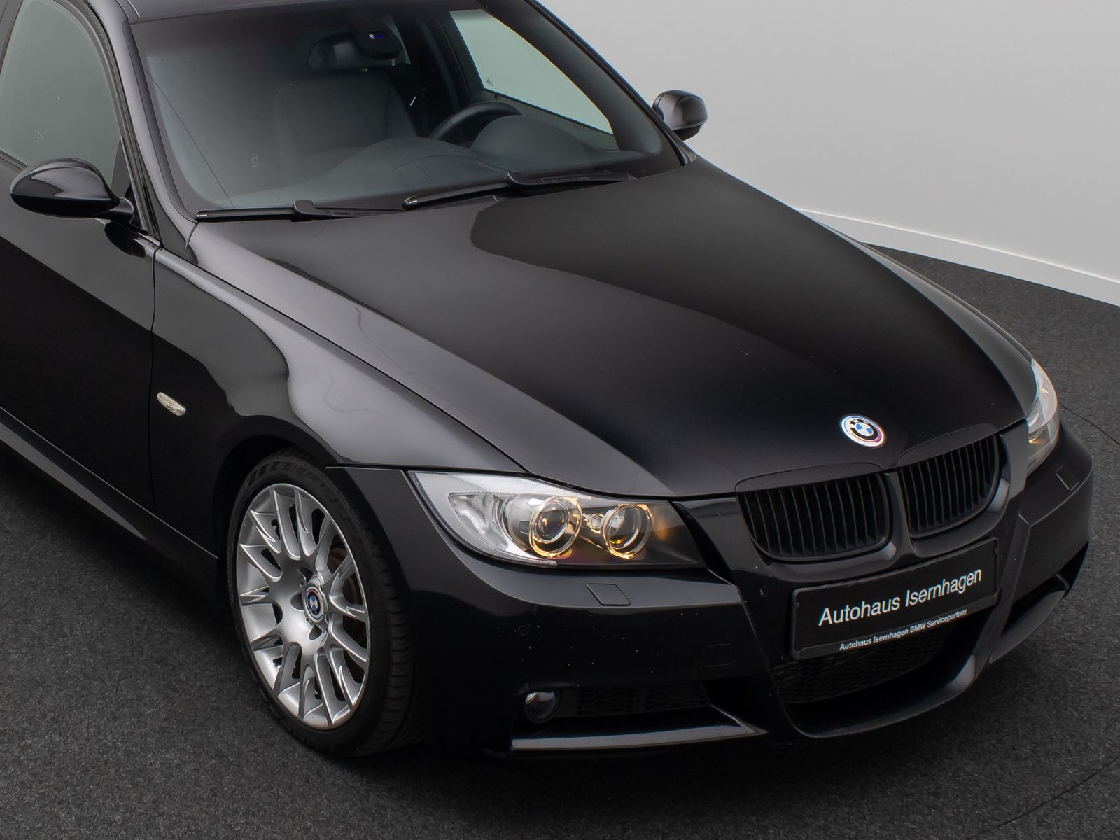 Fahrzeugabbildung BMW 335i M Sport NaviProf Xenon GSD HiFi TV Komfort