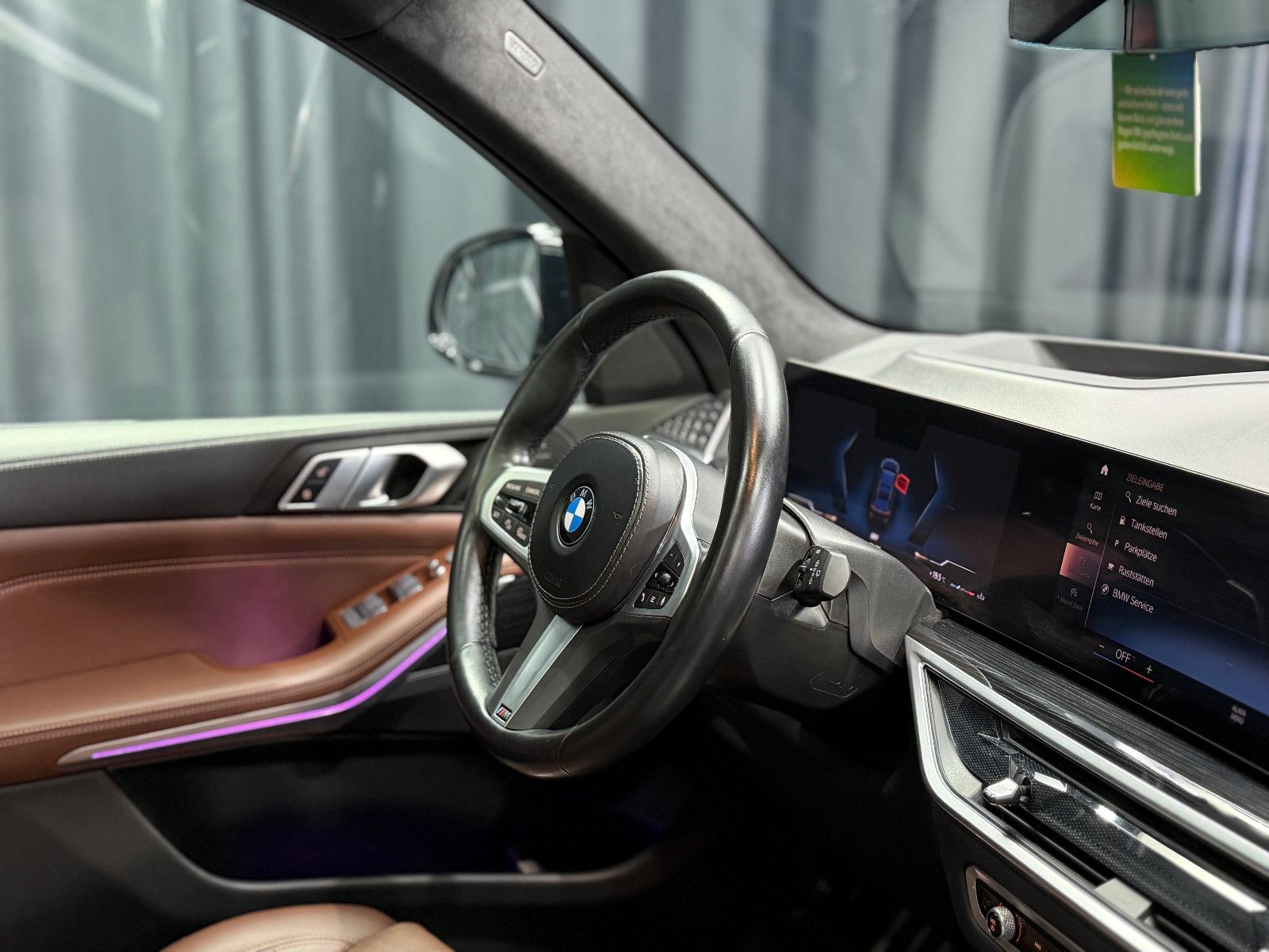 Fahrzeugabbildung BMW X7 xDrive 40 d M Sport PRO|SKY-LOUNGE|7-SITZE|