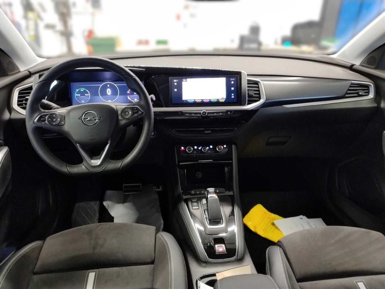 Fahrzeugabbildung Opel Grandland (X) 1.6T GSe 4HYBRID NAVI/LED/KAMERA
