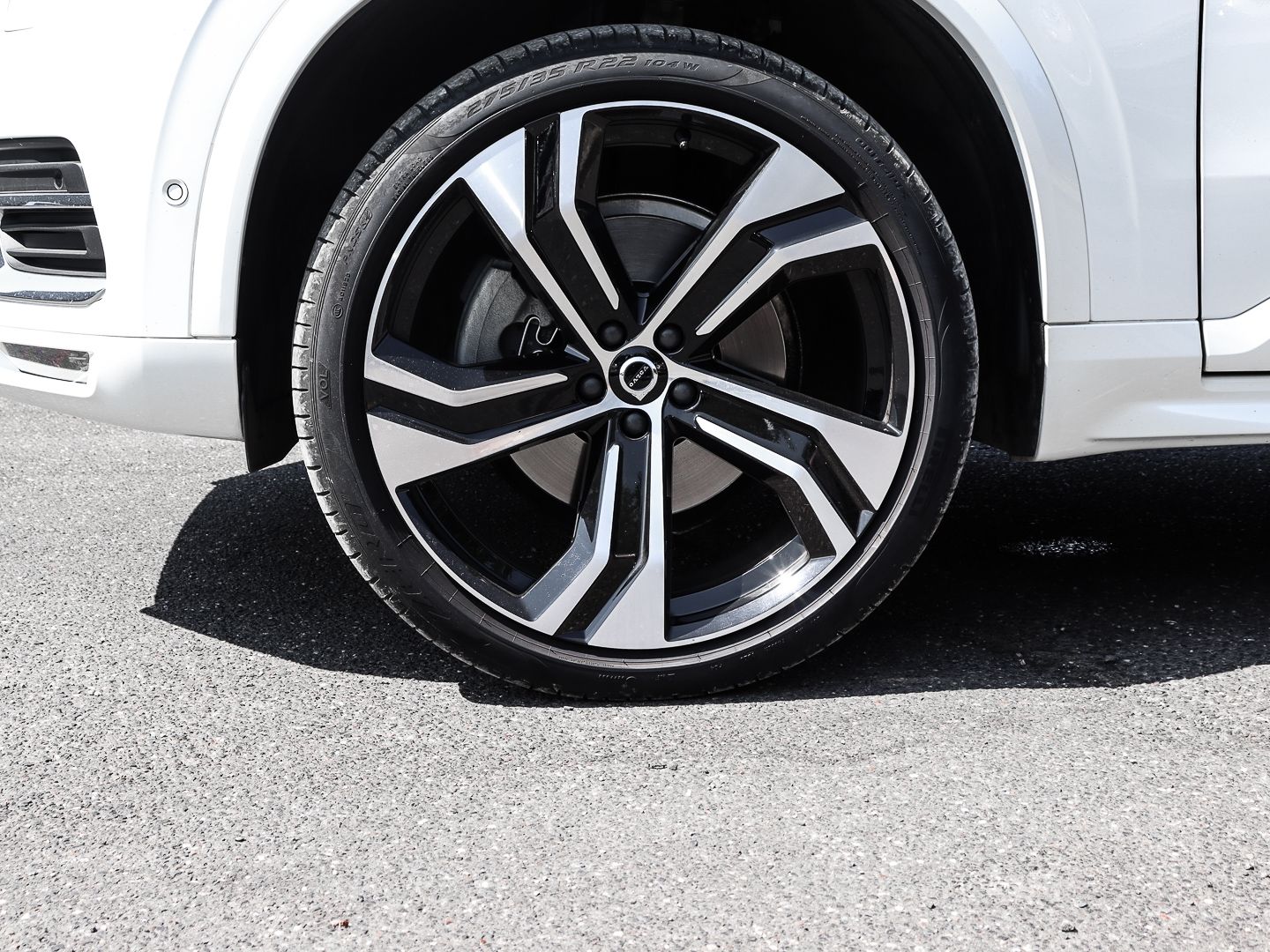 Volvo XC90 Plus Bright AWD 7-Sitzer AD StandHZG AHK Di imagem 3