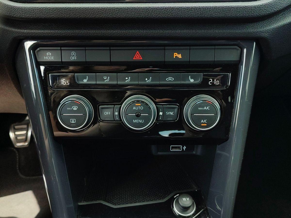 Volkswagen T-Roc 1.5 TSI Sport R-Line +AHK+NAVI+CLIMATRONIC