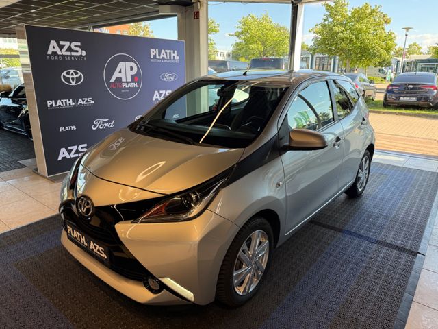 Toyota Aygo x-play touch Automatik
