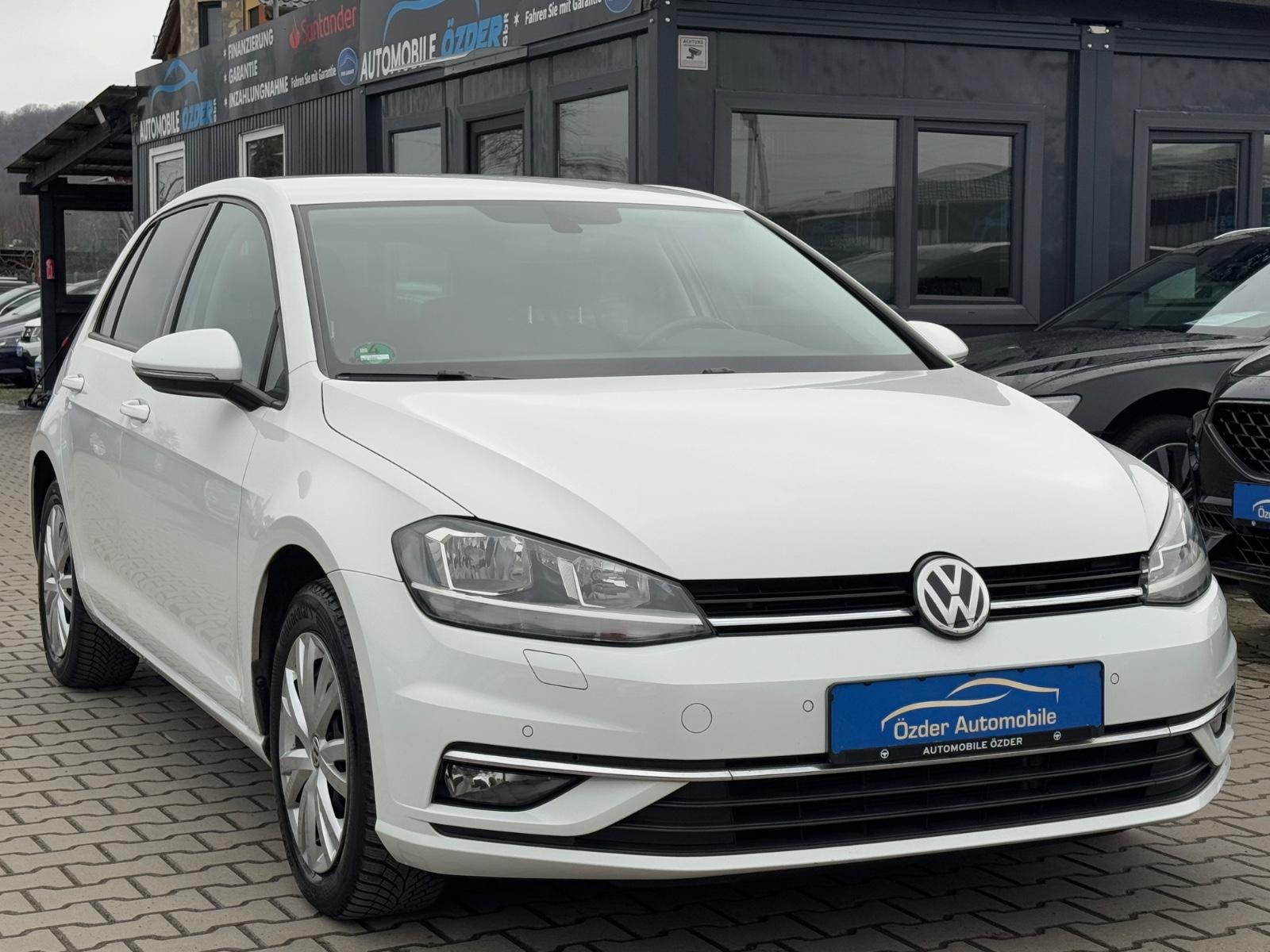 Volkswagen Golf VII 1.5 TSI ACT Lim. Sound+Finanzierung+