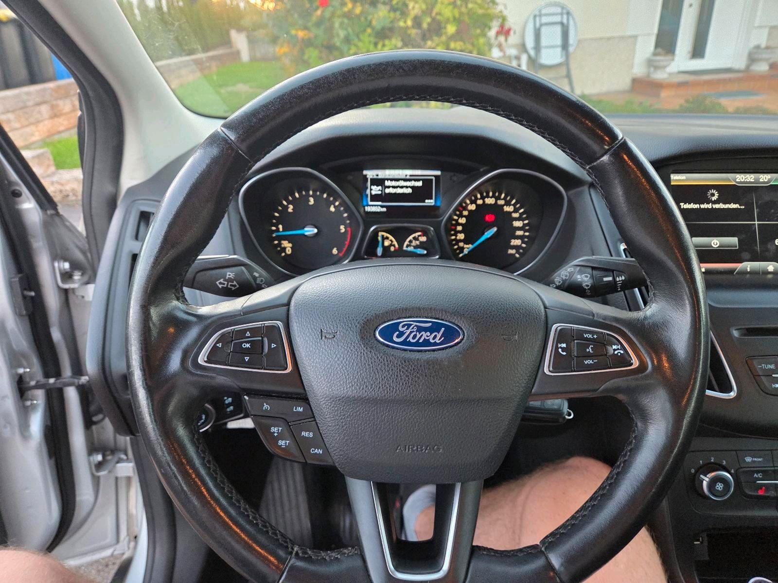 Ford Focus 2015 — photo 10