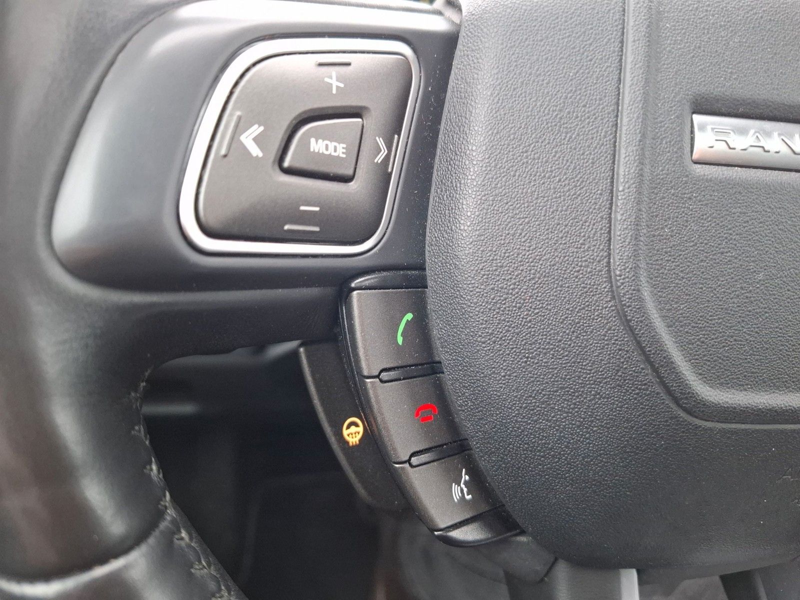 Fahrzeugabbildung Land Rover Range Rover Evoque SE! Panorama ! Kamera ! Leder