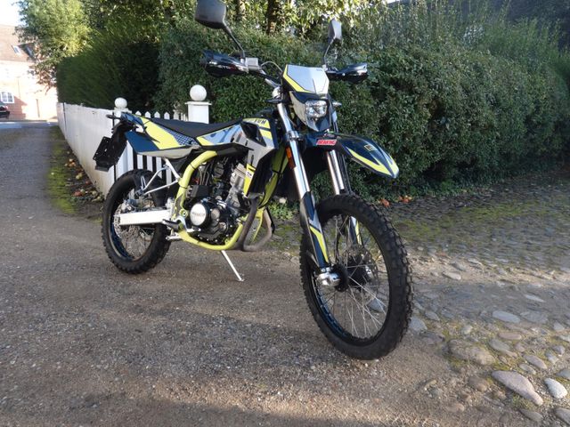 SWM RS 125 R