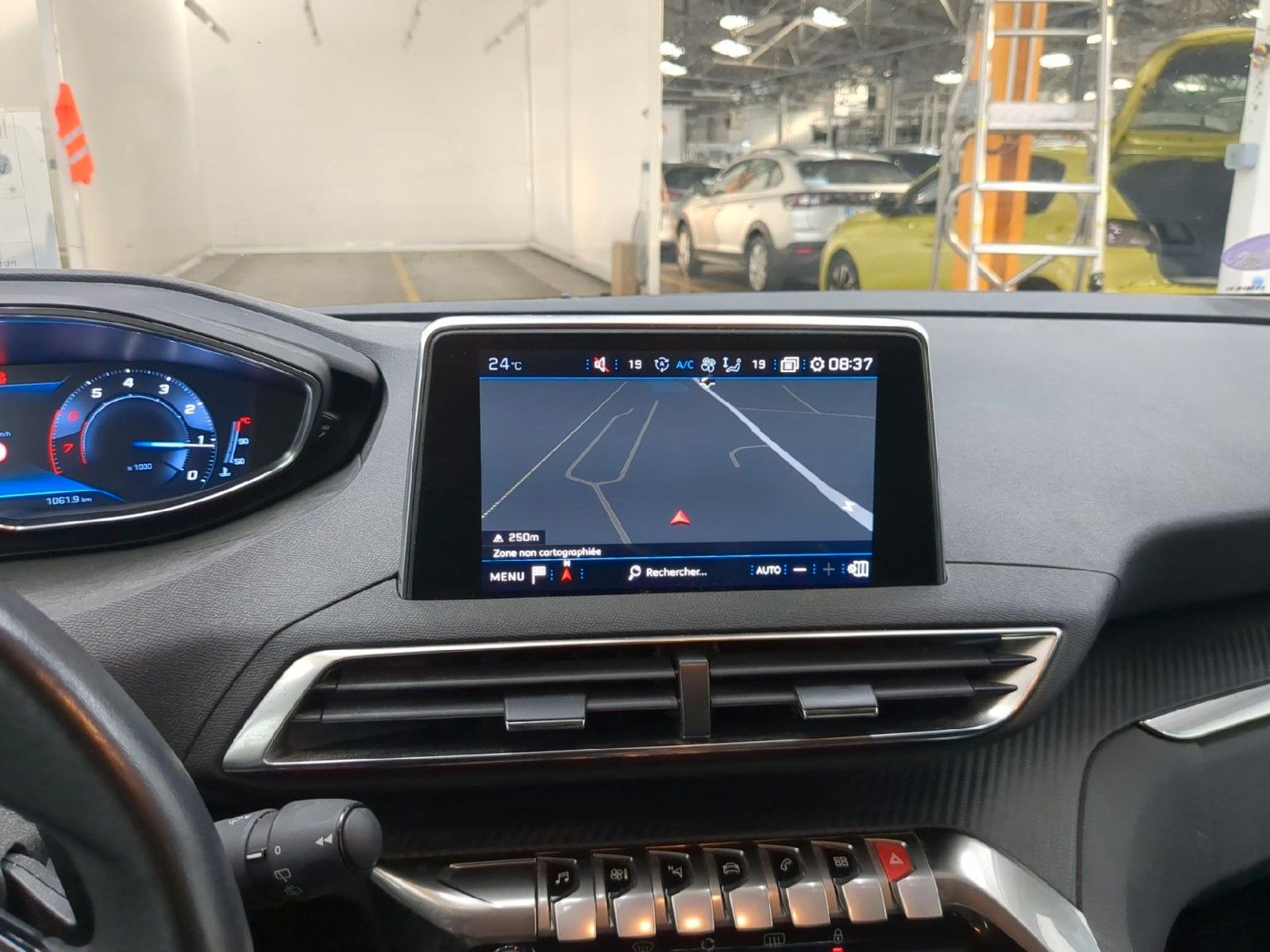 Fahrzeugabbildung Peugeot 3008 Active 1.2T LED/NAVI/PDC/TEMPOMAT