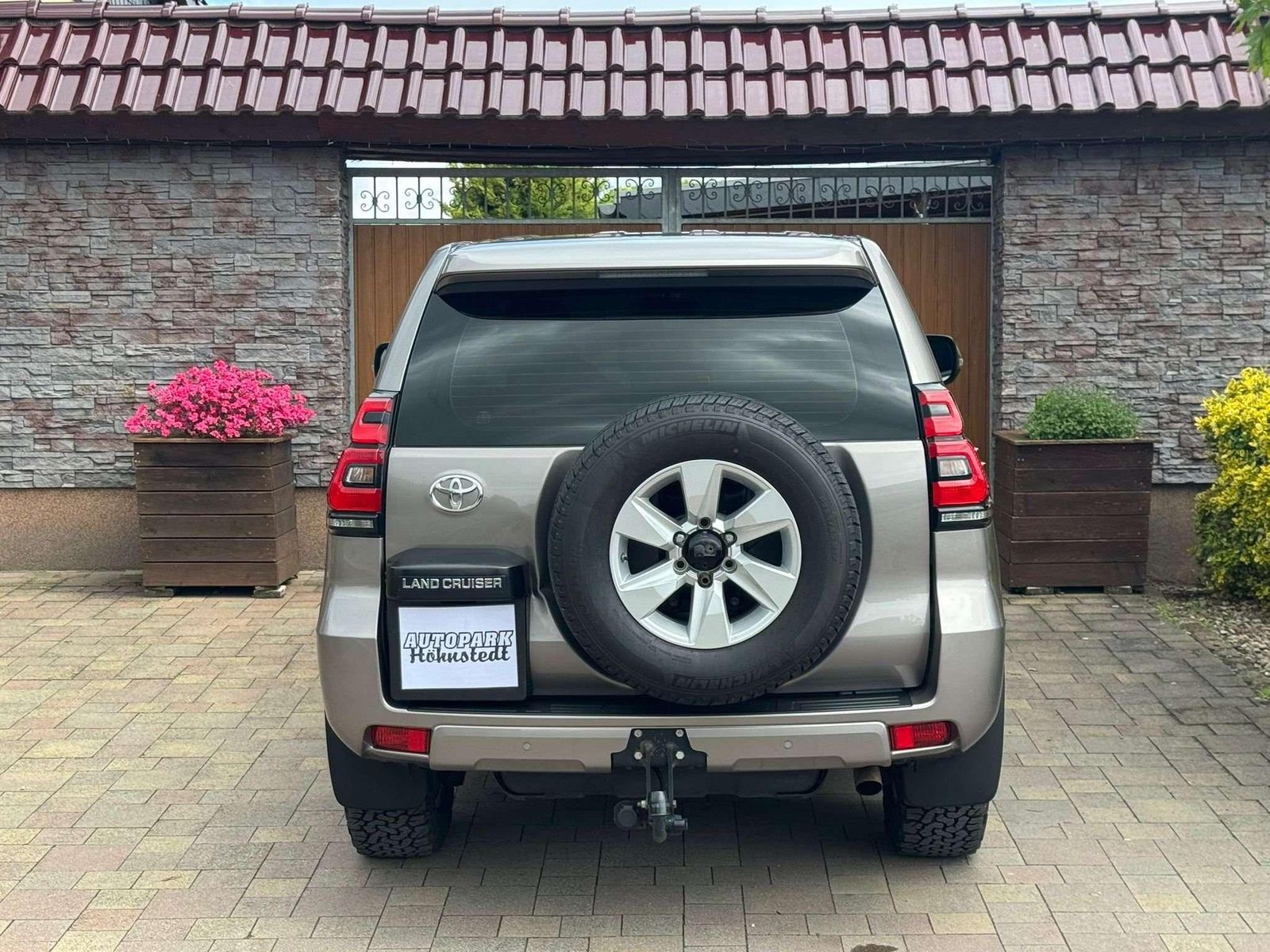 Toyota Land Cruiser Basis Toyota- AHK Sche foto 5